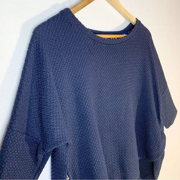 Deletta Cropped 3/4 Sleeve Navy Blue Knit Blouse - Picture 6 of 10